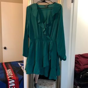 Green long sleeve dress from Express. Size large